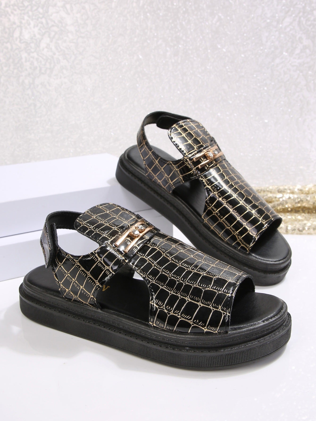 Crocodile Pattern Platform Sandals for Women Chic