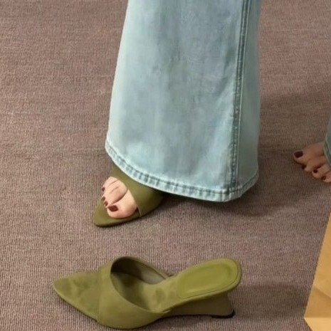 Women’s Pointed Toe Low Heel Mule Sandals
