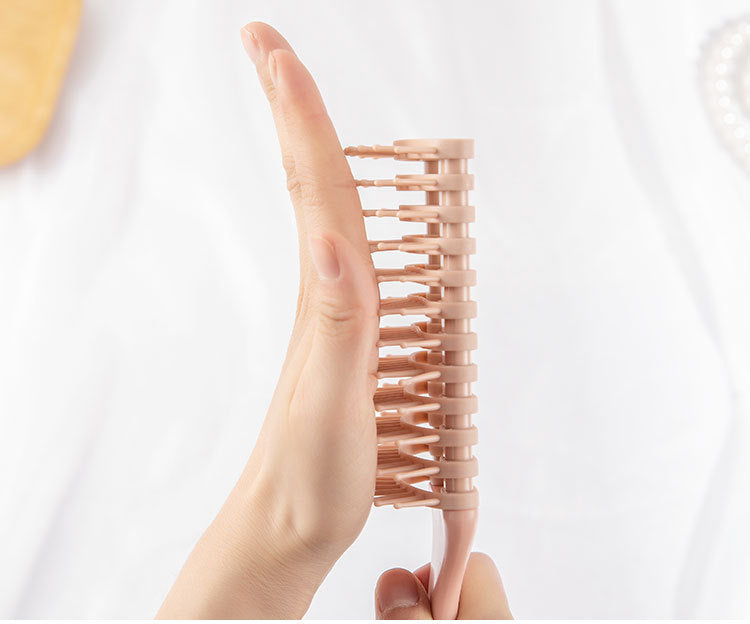 Detangling Hairbrush with Flexible Bristles