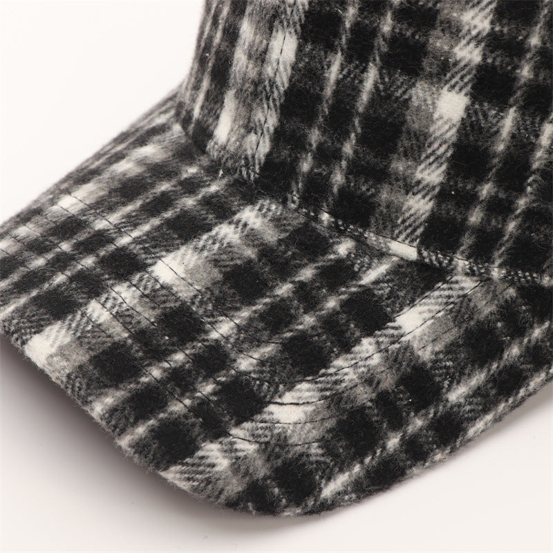 Women’s Plaid Pattern Casual Baseball Cap with Curved Brim