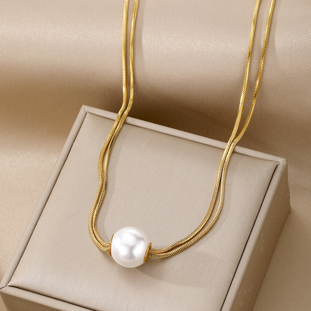 Gold Necklace with Pearl Pendant