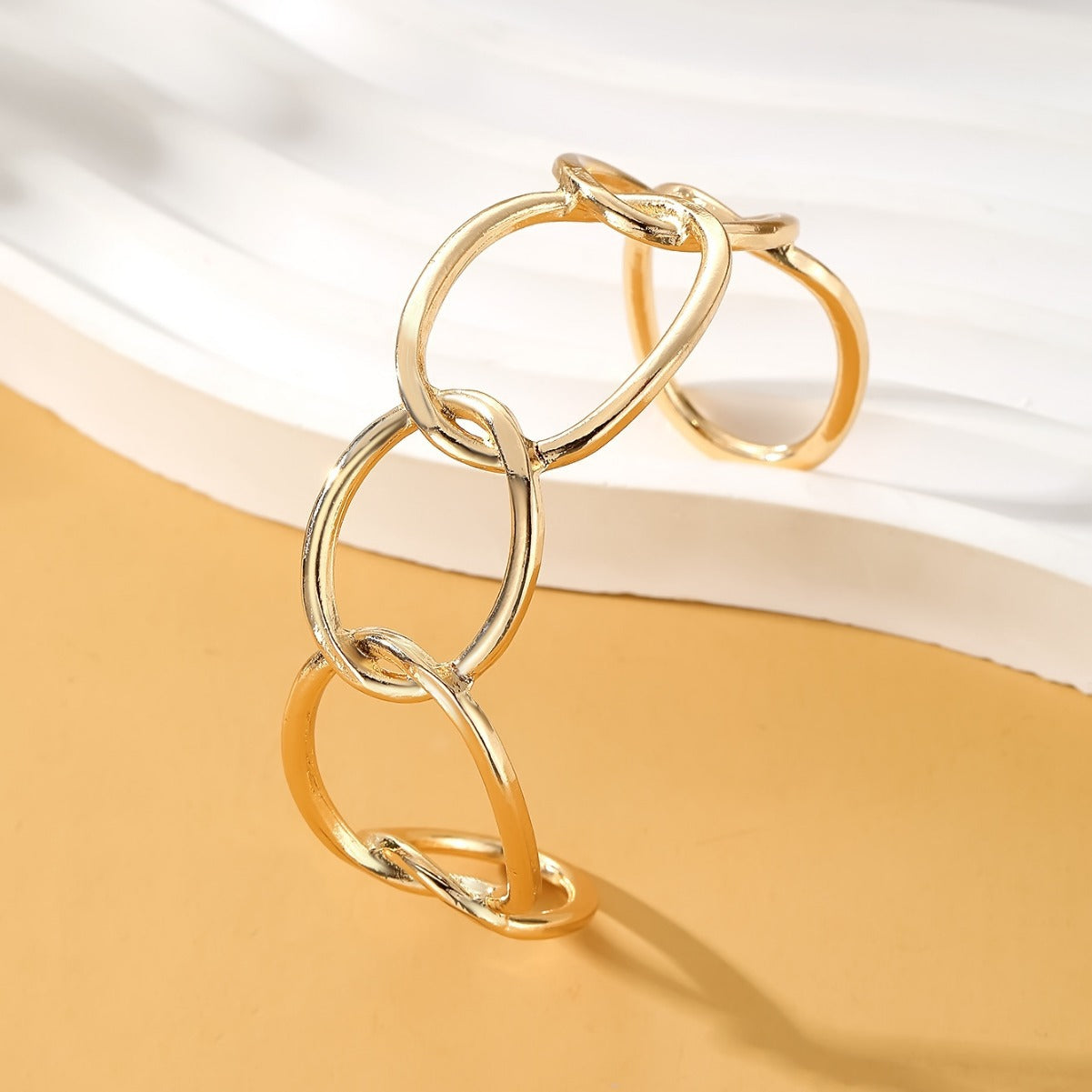 Elegant Interlinked Chain Bracelet