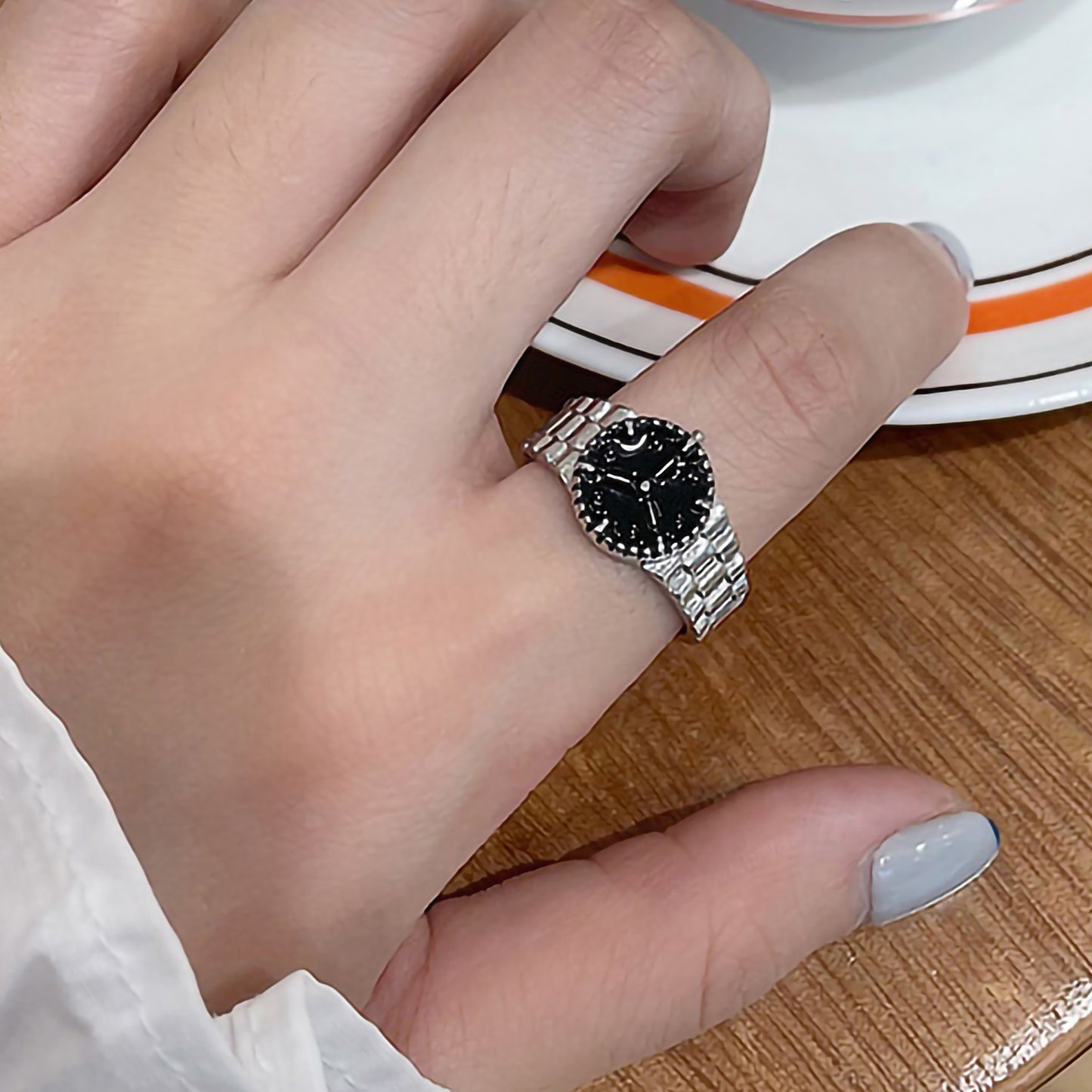 Stylish Black and Silver Ring