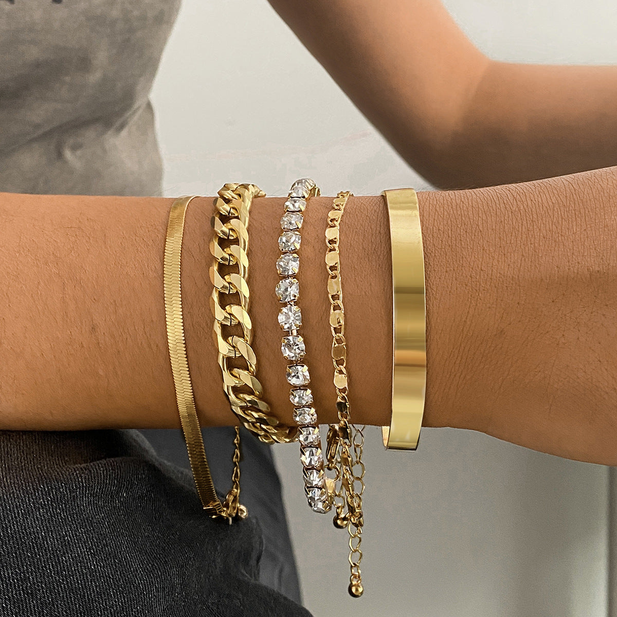 Women's 5-Piece Mixed Chain Bracelet Set