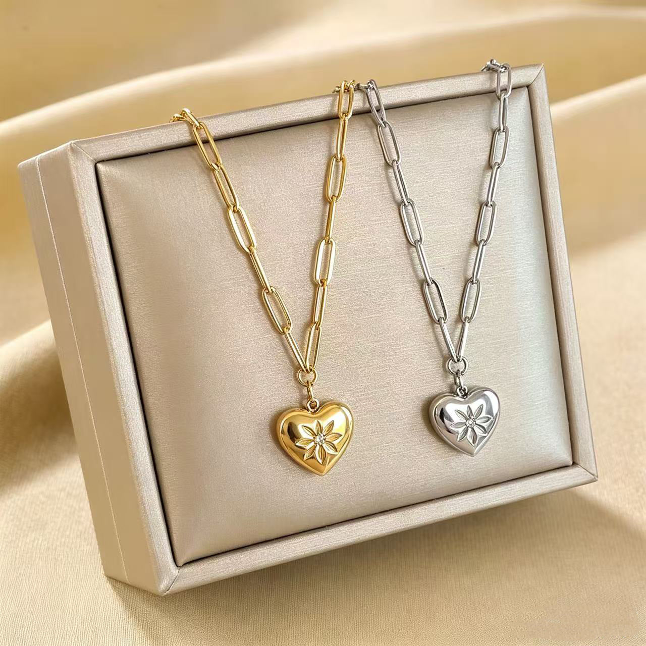 Floral Star Carved Heart Pendant Necklaces