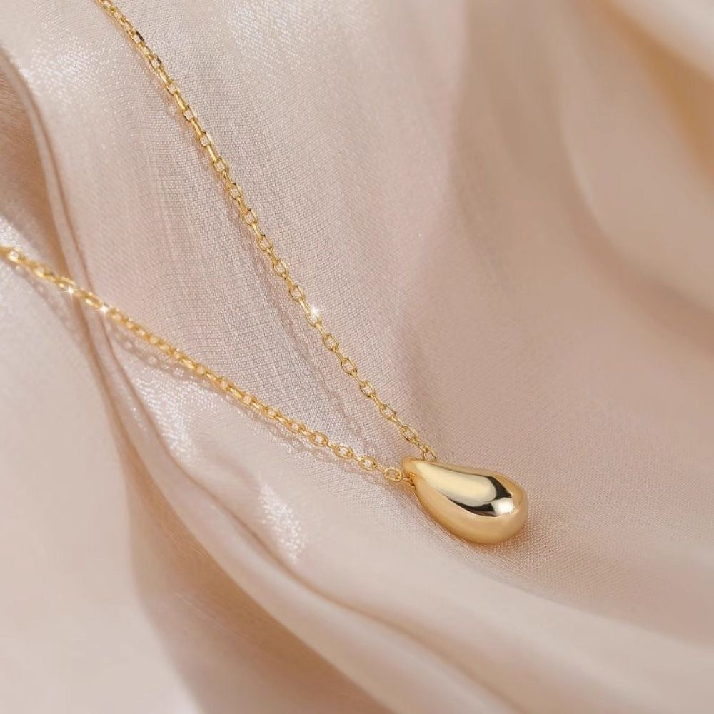 Teardrop Pendant Necklace