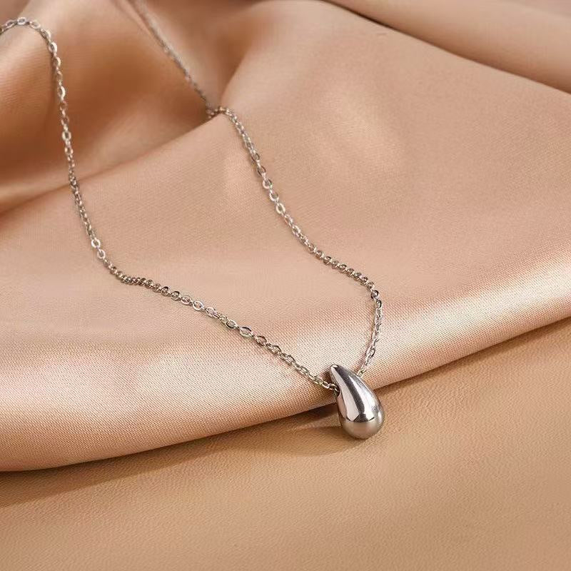 Teardrop Pendant Necklace