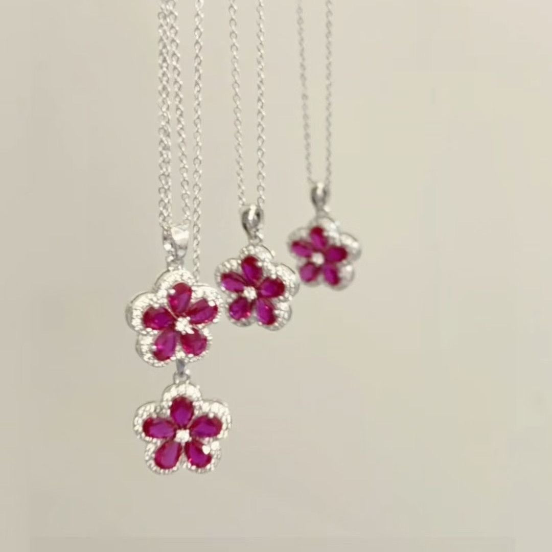 Crystal Flower Pendant Necklace for Women Elegant