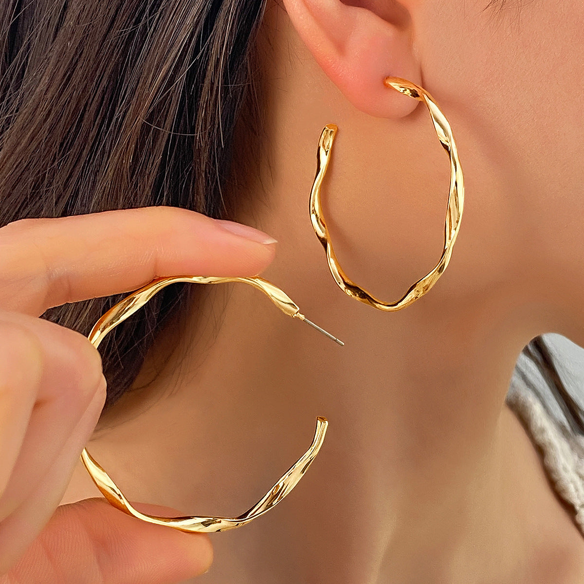 Women's Textured Gold Hoop Earrings