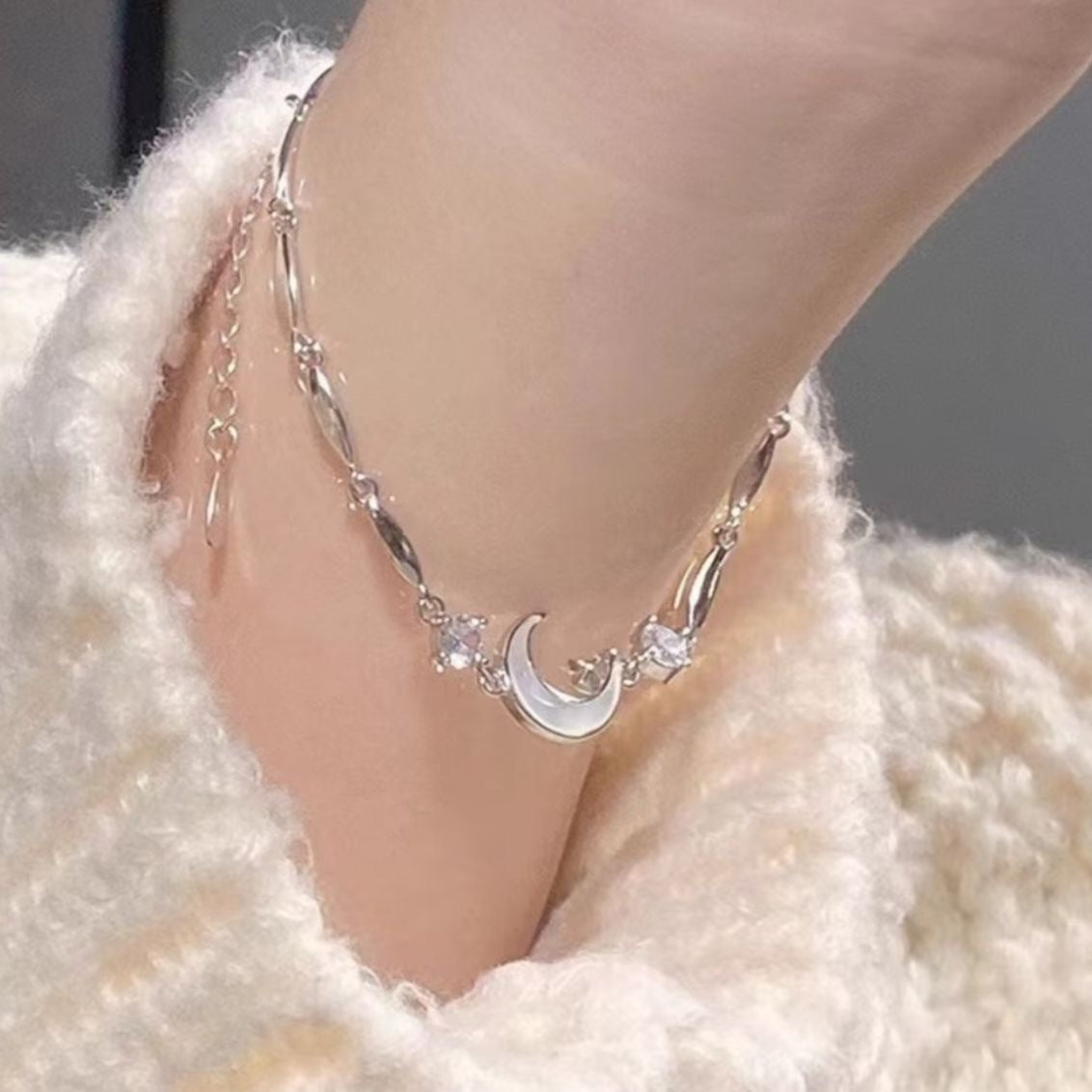 Crescent Moon Pendant Chain Bracelet