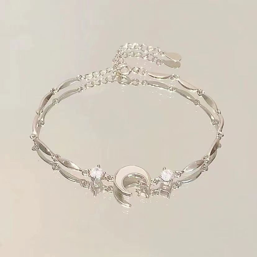 Crescent Moon Pendant Chain Bracelet