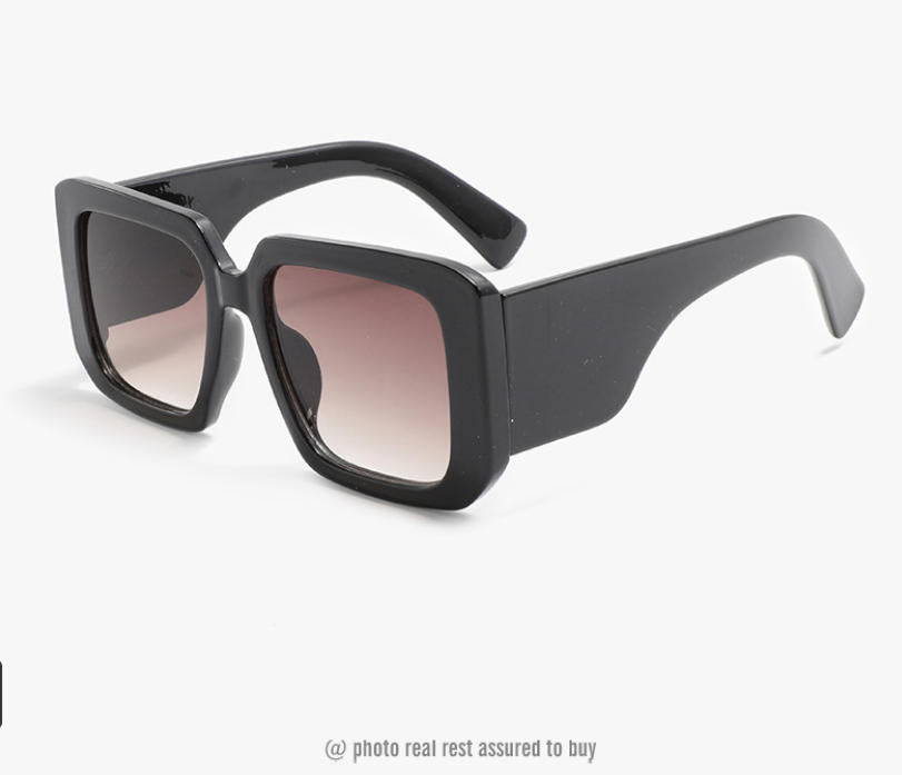 Women's Oversized Square Sunglasses with Gradient Lenses
