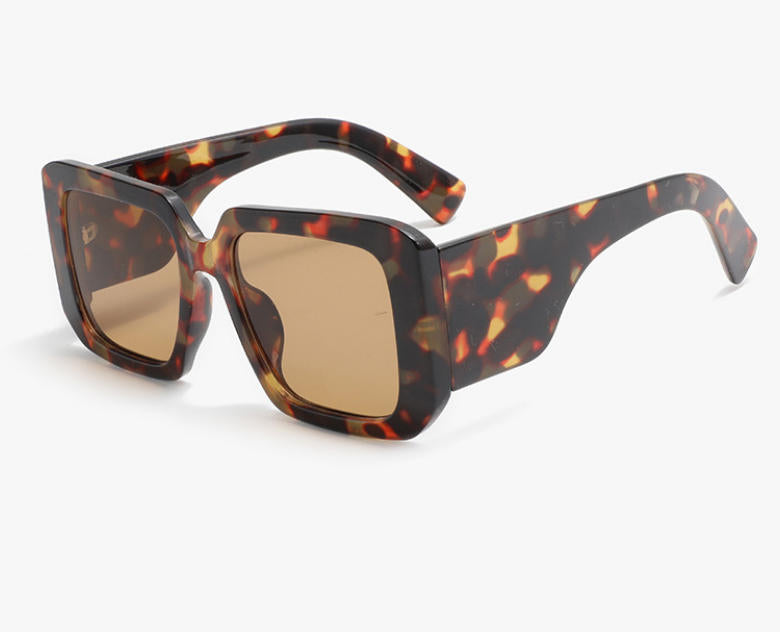 Women's Oversized Square Sunglasses with Gradient Lenses
