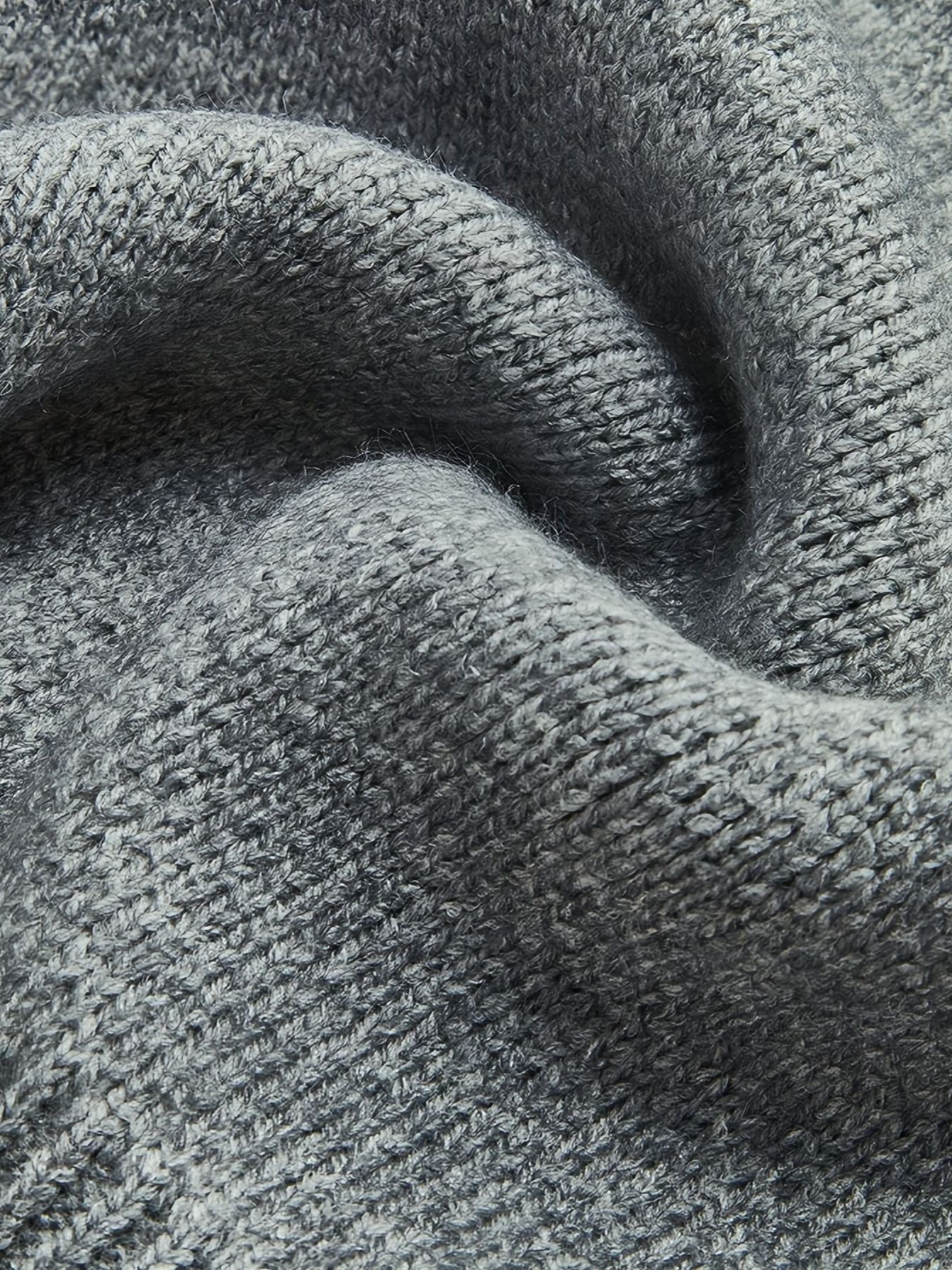 كنزة صوفية محبوكة برسومات "M" بارزة