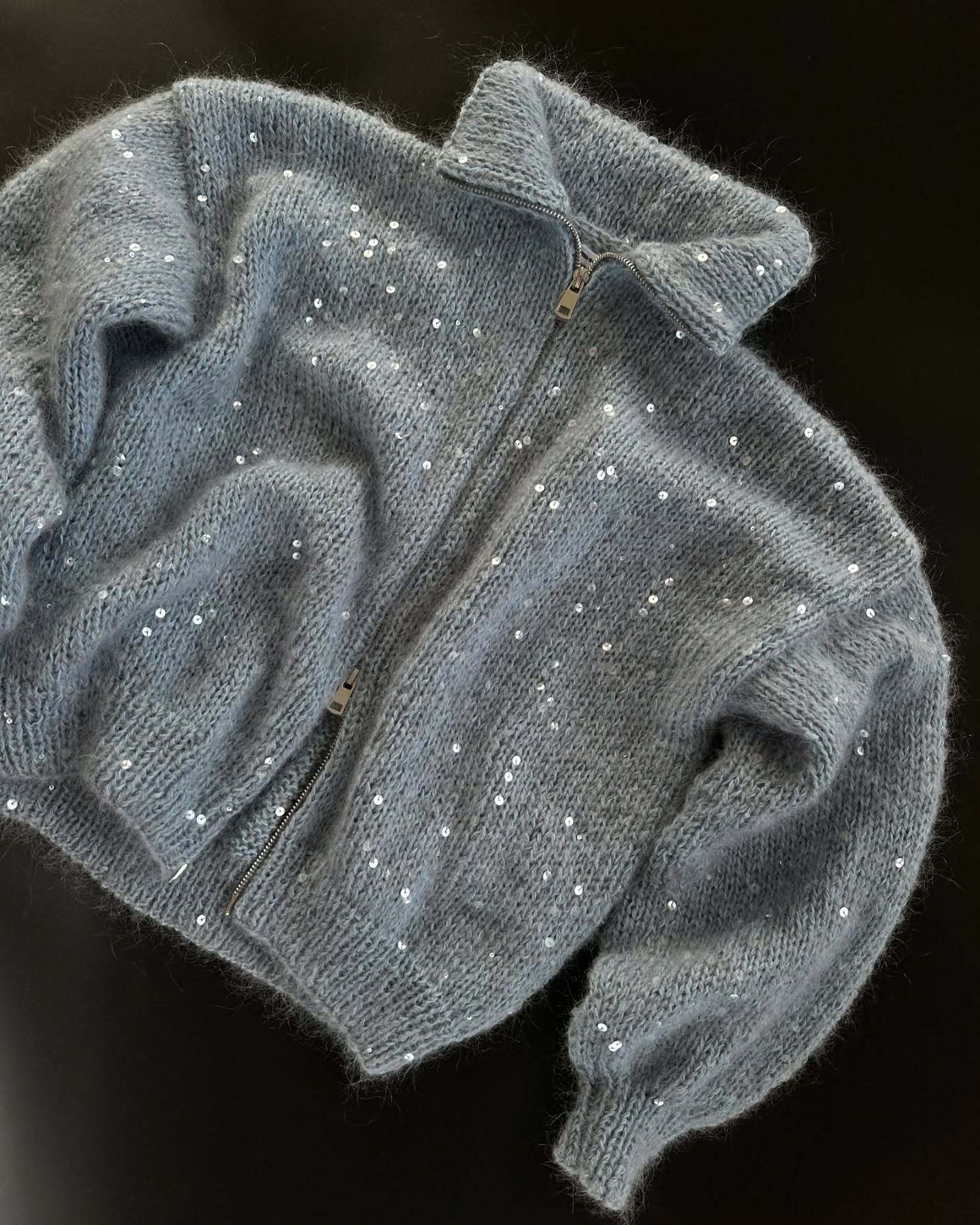 Elegant Knit Jacket with Sequins