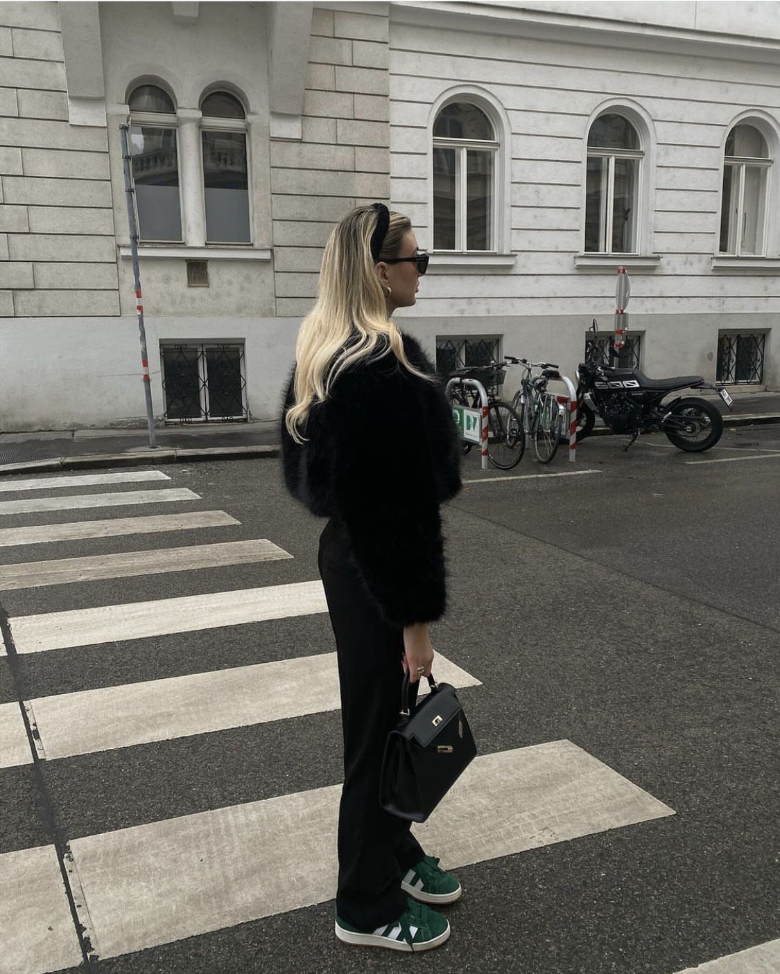 Chic Faux Fur Cropped Jacket