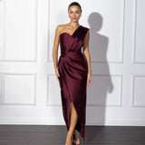Elegant Red One-Shoulder Evening Gown