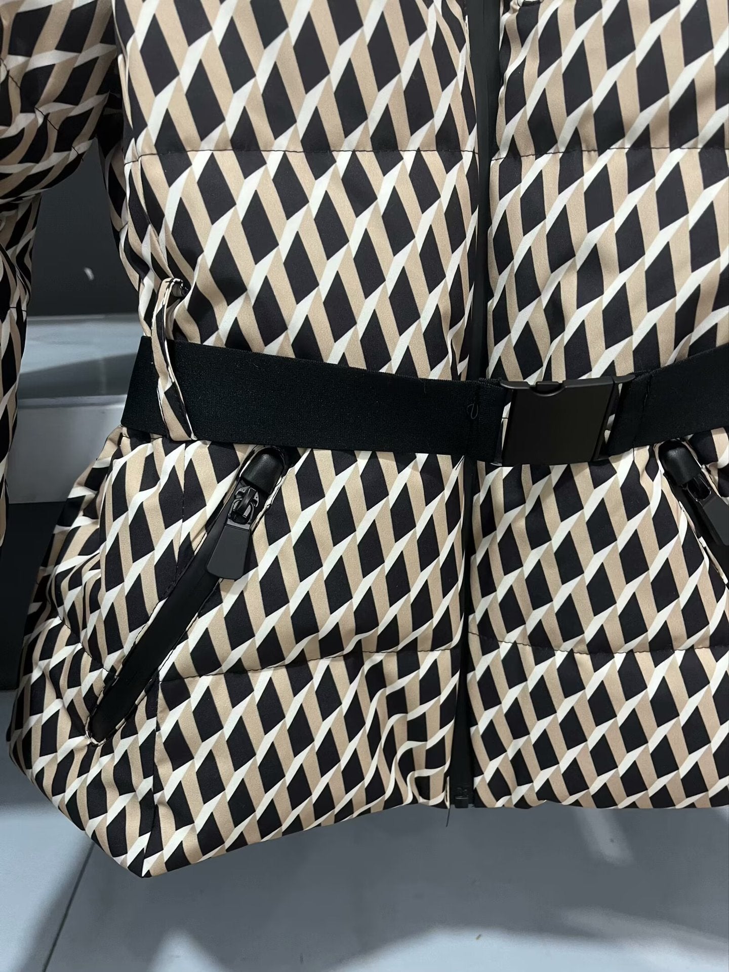 Geometric Pattern Jacket & Matching Pants Set