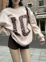 Sweatshirt with Leopard Graphic Print