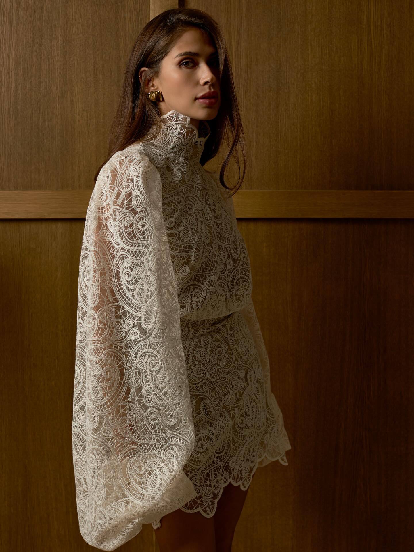 Elegant Lace Dress with Puff Sleeves