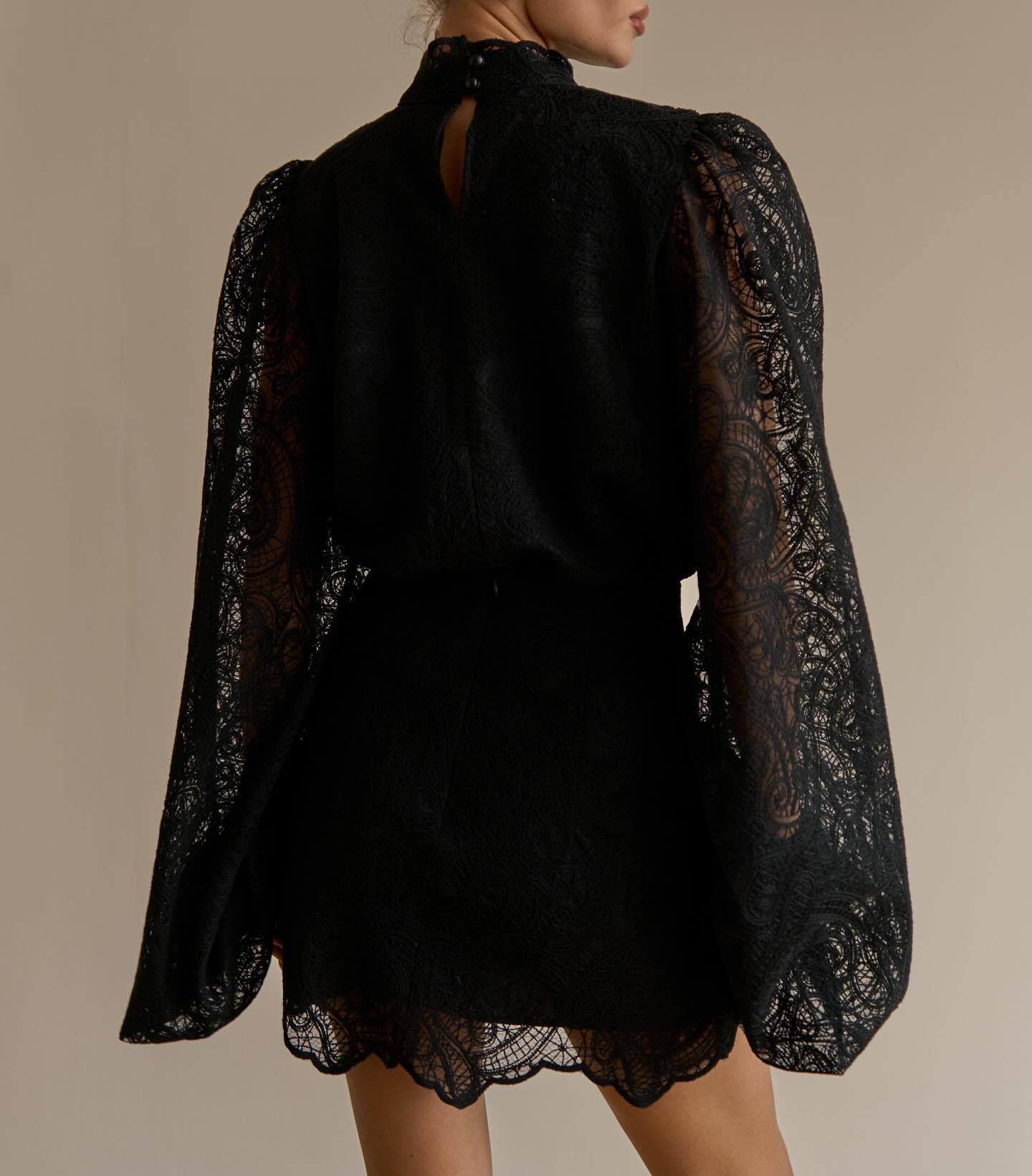 Elegant Lace Dress with Puff Sleeves