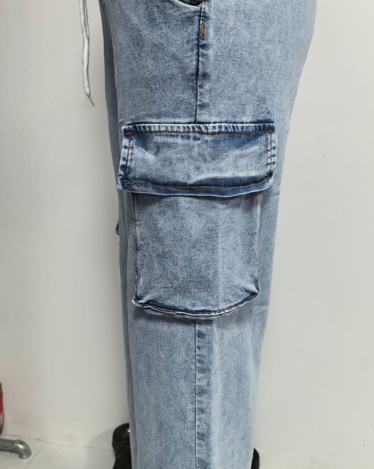 Vintage-Style Baggy Cargo Jeans