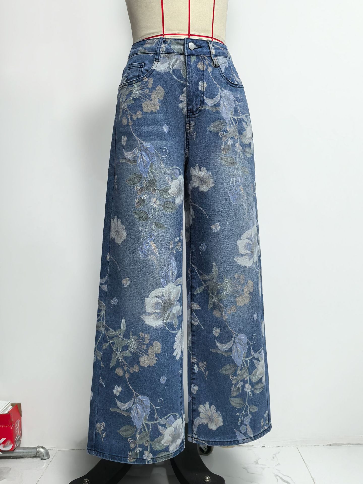 Floral Embroidered Wide-Leg Denim Jeans