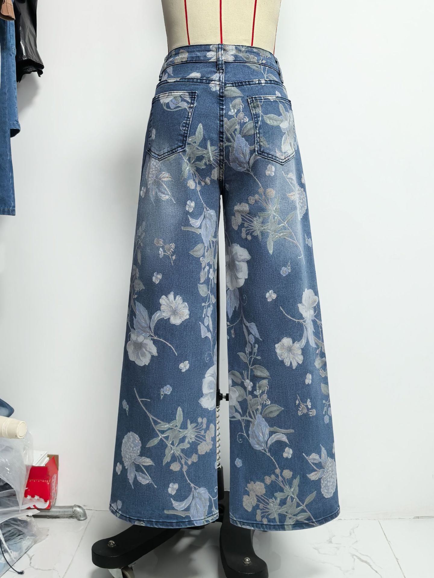Floral Embroidered Wide-Leg Denim Jeans
