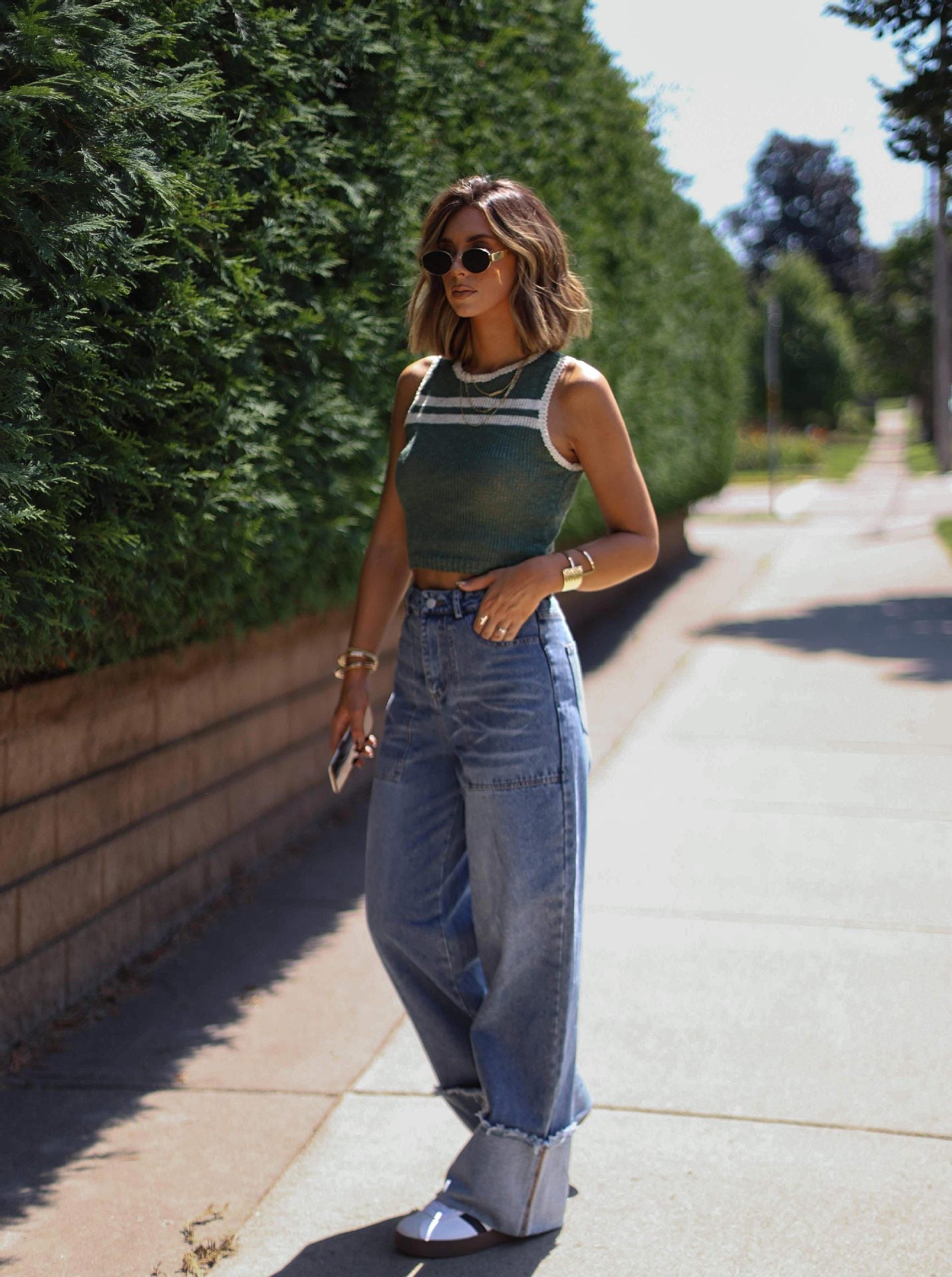 Relaxed Fit Wide-Leg Distressed Jeans