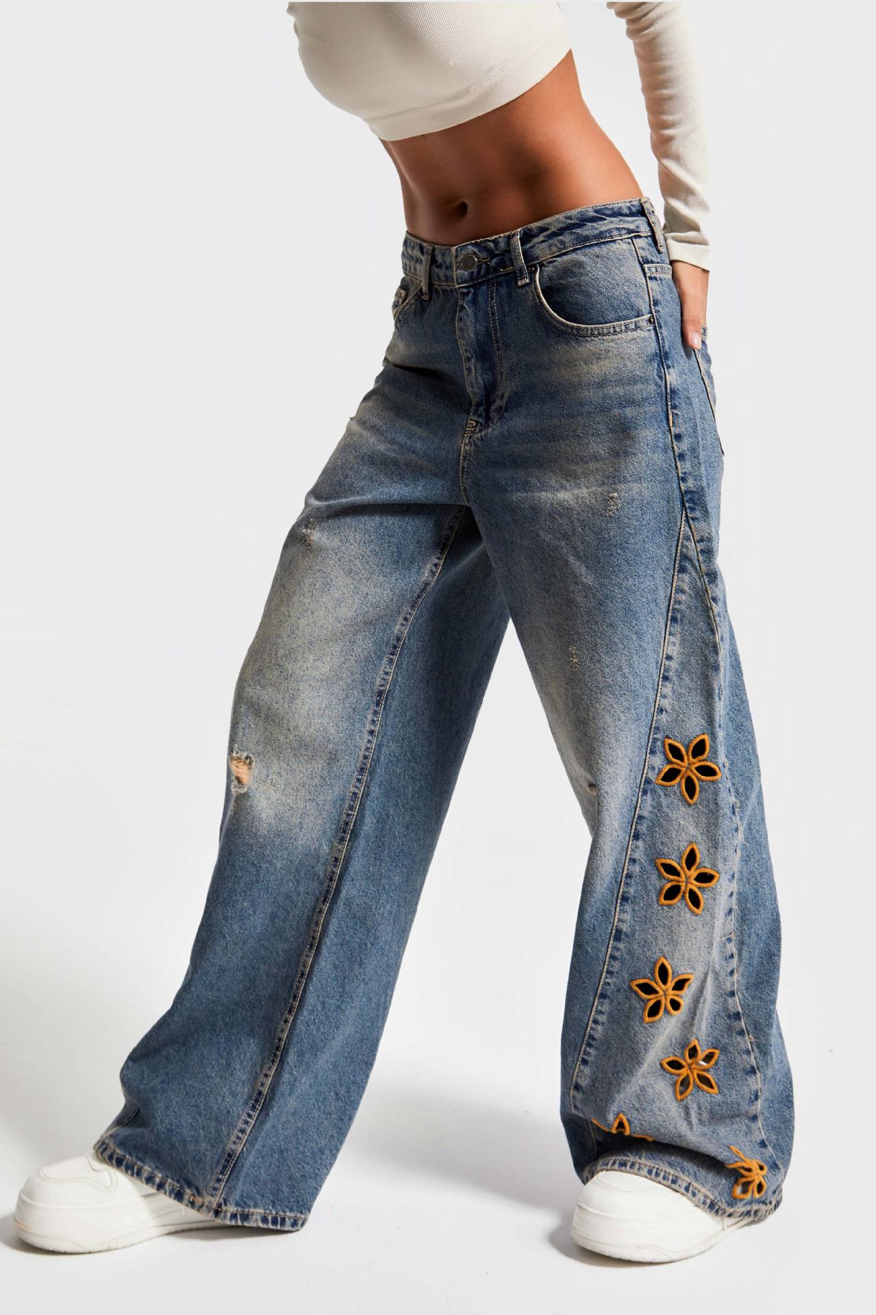 Wide-Leg Embroidered Flower Jeans