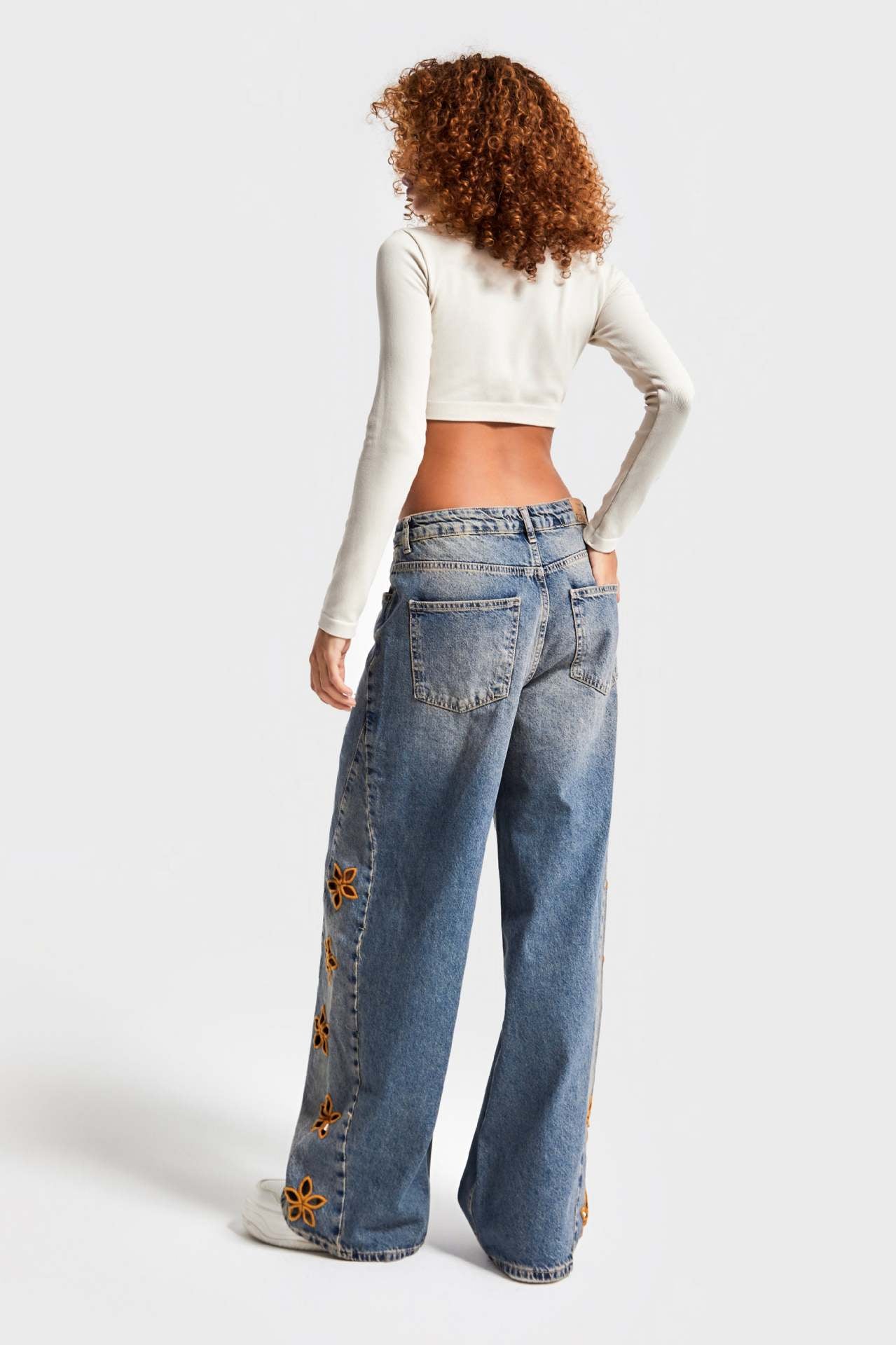 Wide-Leg Embroidered Flower Jeans