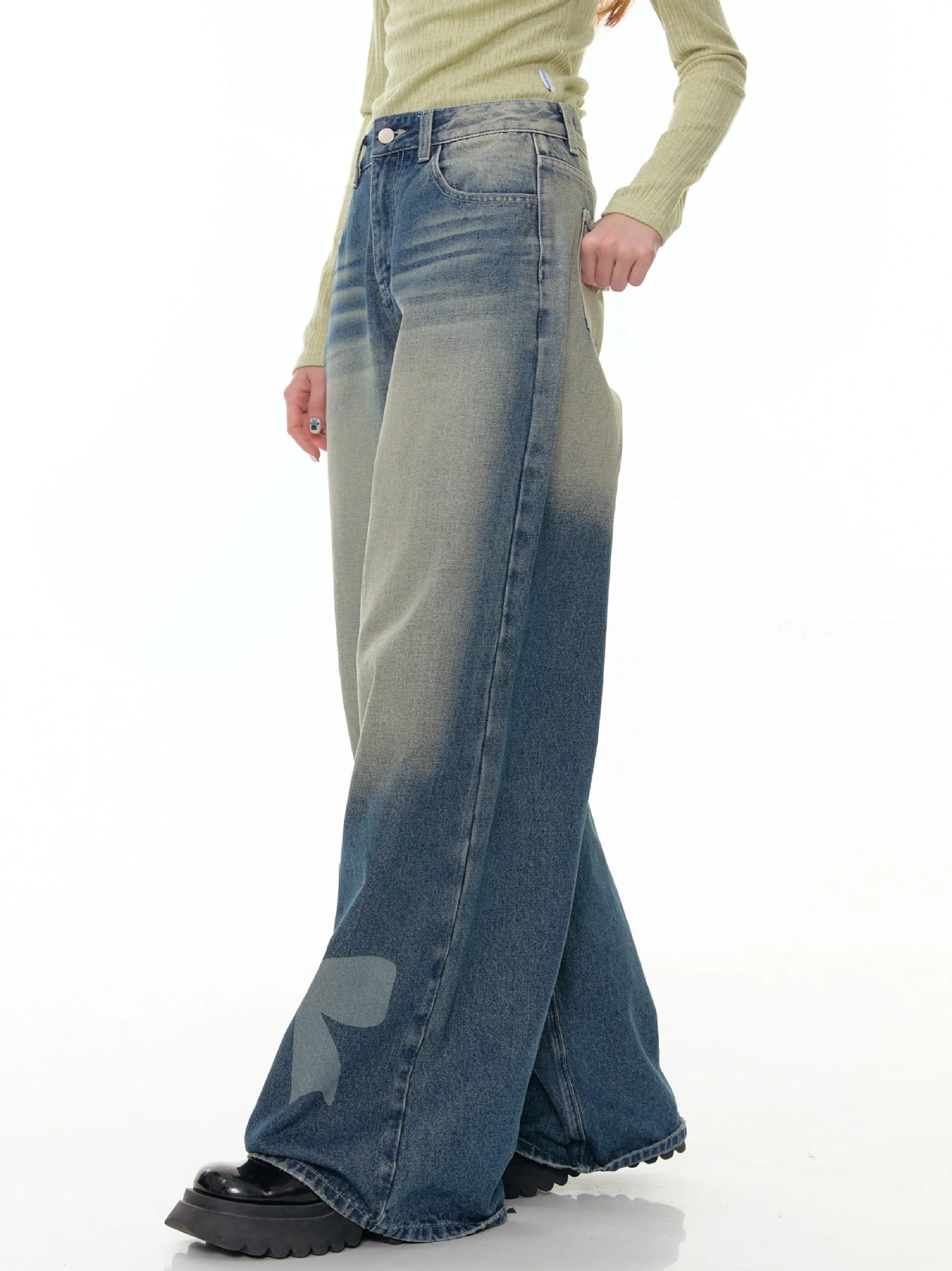 Oversized Wide-Leg Jeans