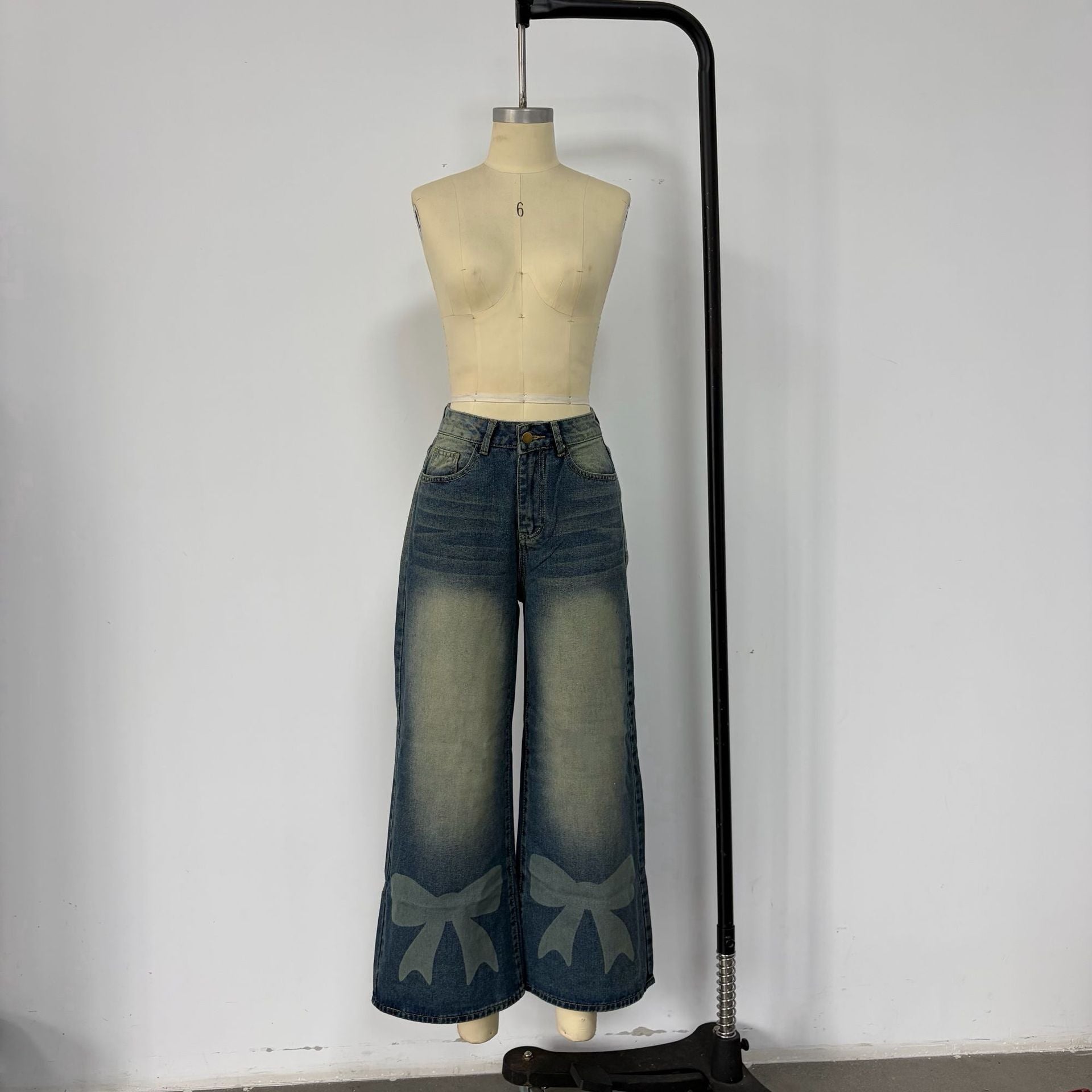 Oversized Wide-Leg Jeans