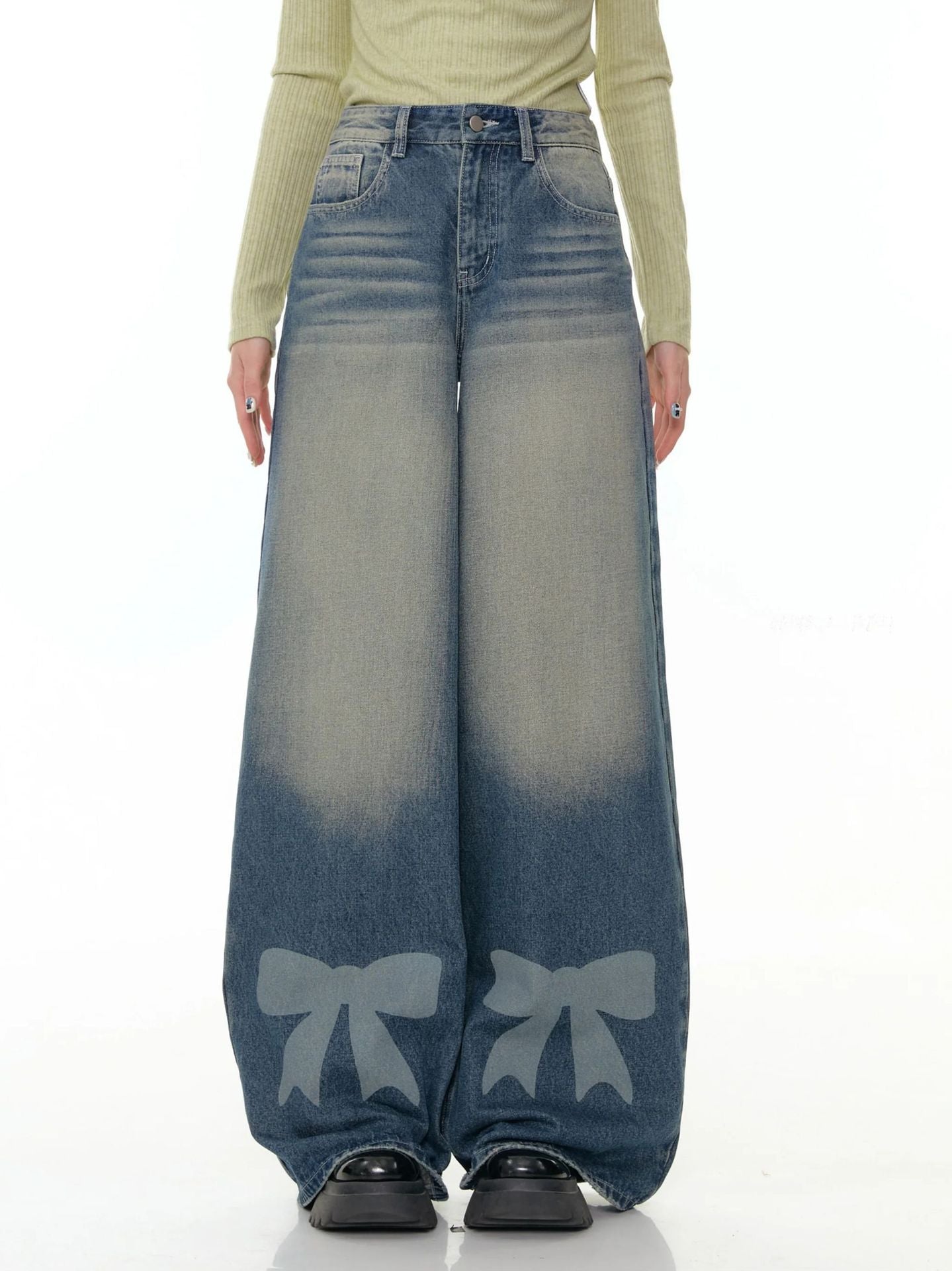 Oversized Wide-Leg Jeans