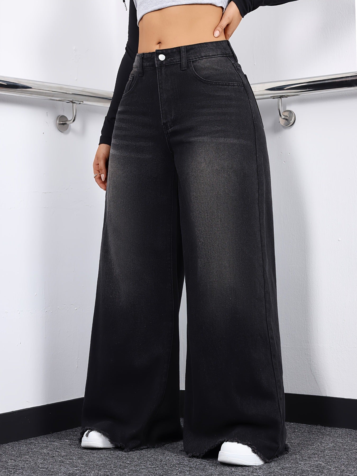 Wide-Leg Frayed Hem Denim Pants
