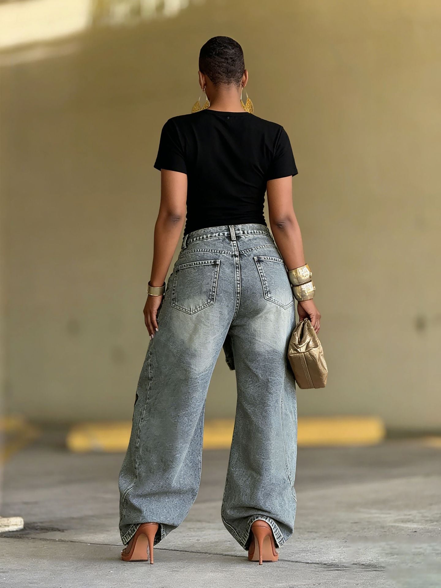 Street Style Wide-Legged Jeans