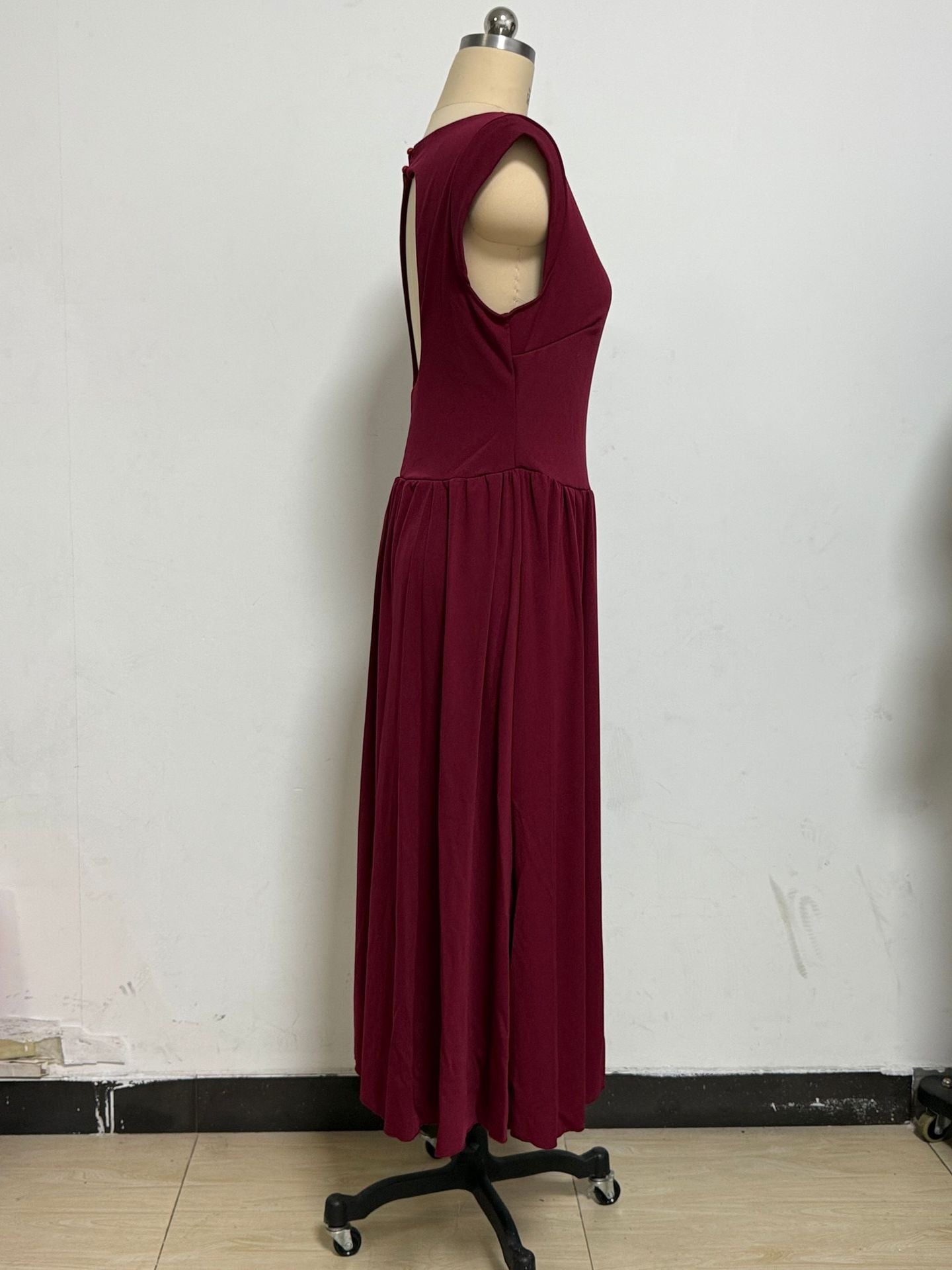 Elegant Sleeveless Maxi Dress