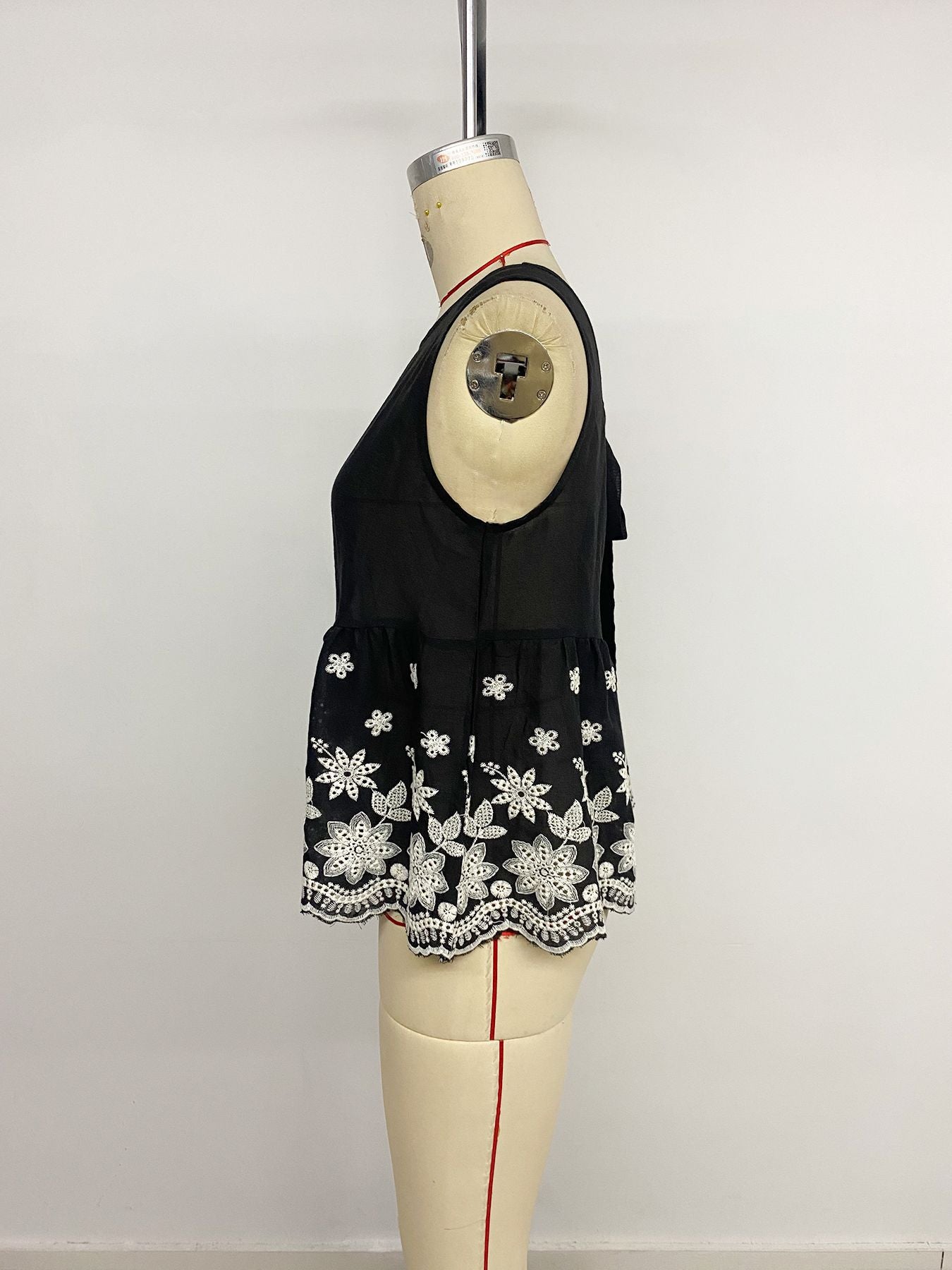 Black Sleeveless Floral Top