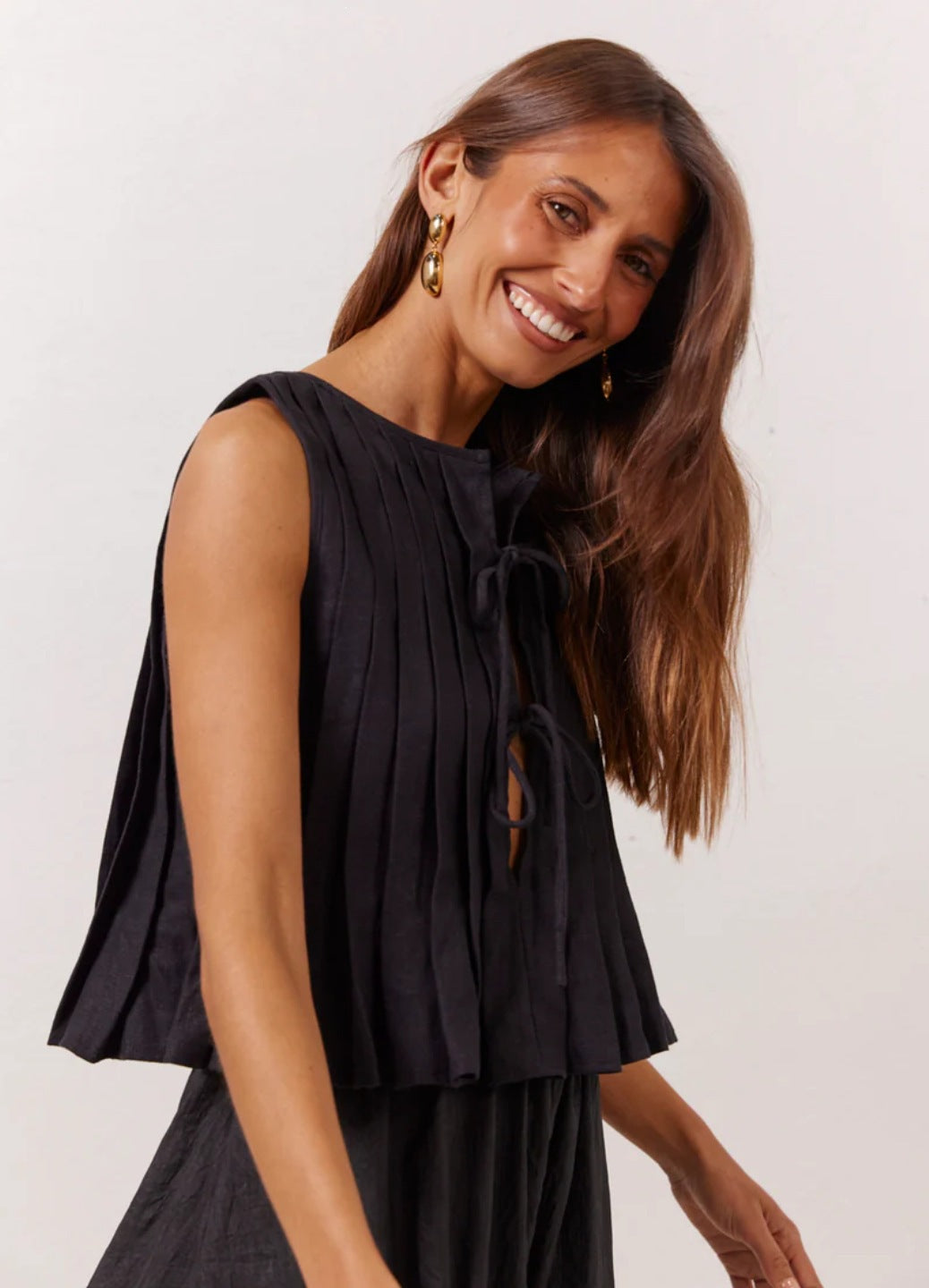 Pleated Sleeveless Tie-Front Linen Top