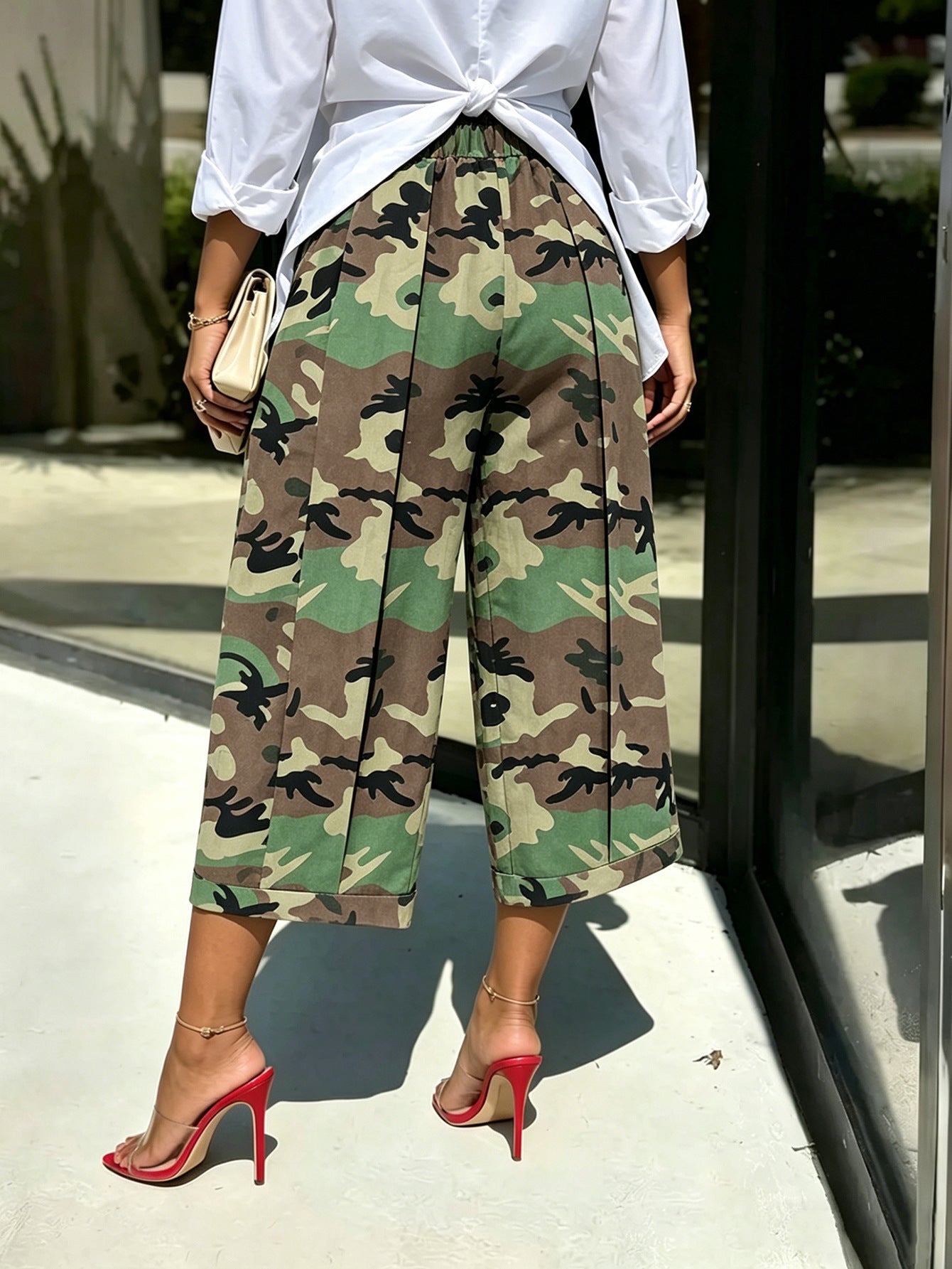Women's Camouflage Wide Leg Cropped Pants with Elastic Waist