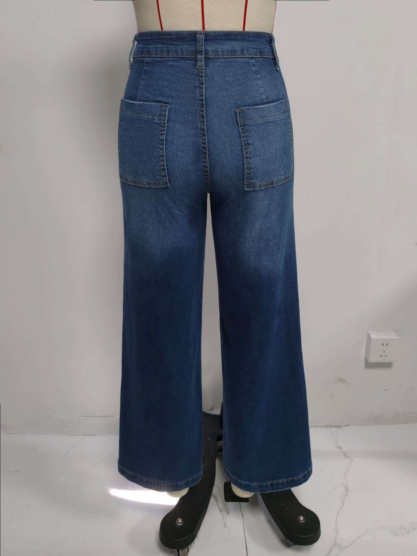 High-Waist Wide-Leg Crop Jeans with Patch Pockets