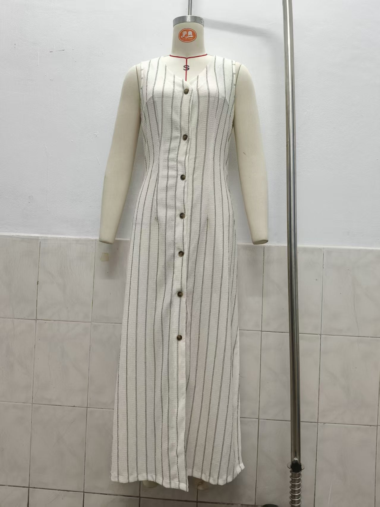  Sleeveless Striped Button-Down V-Neck Maxi Dress