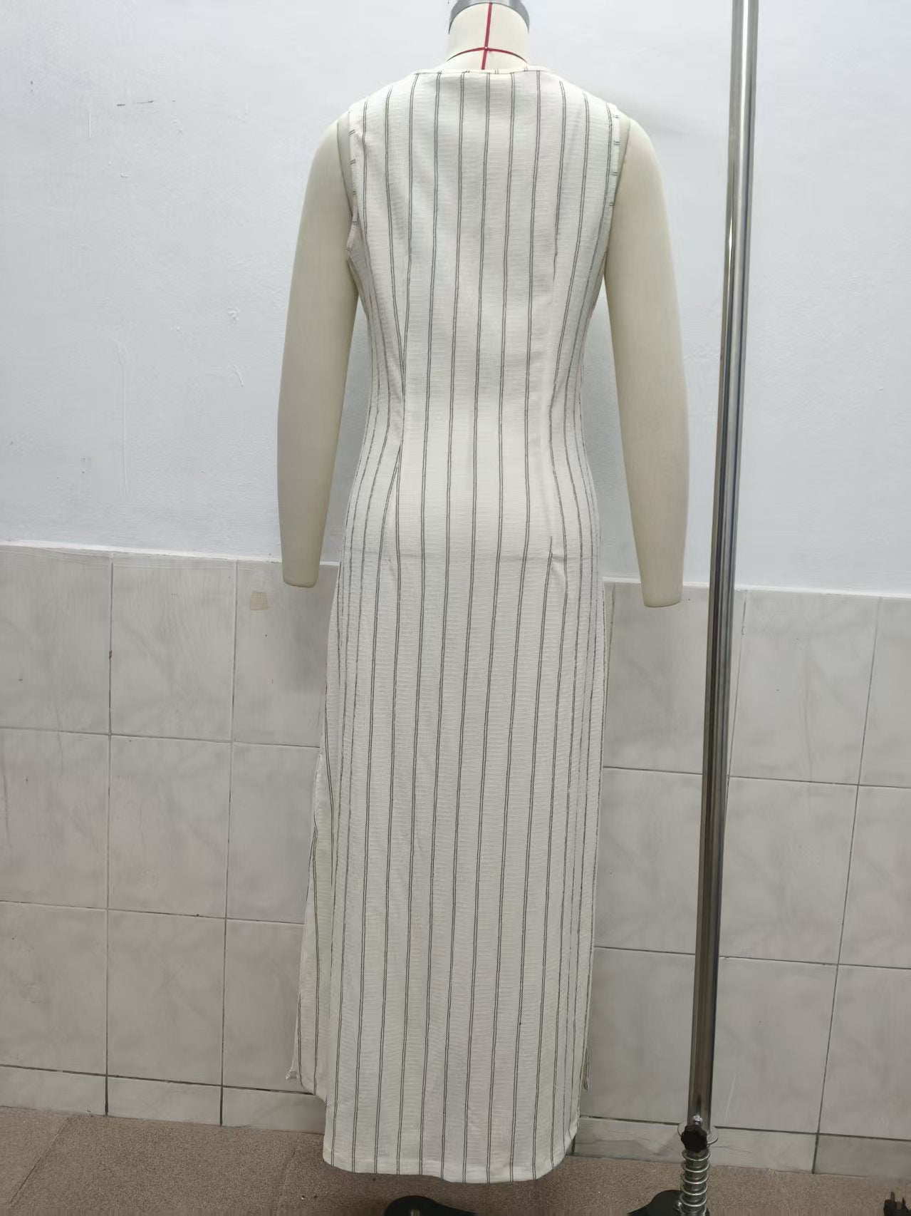  Sleeveless Striped Button-Down V-Neck Maxi Dress