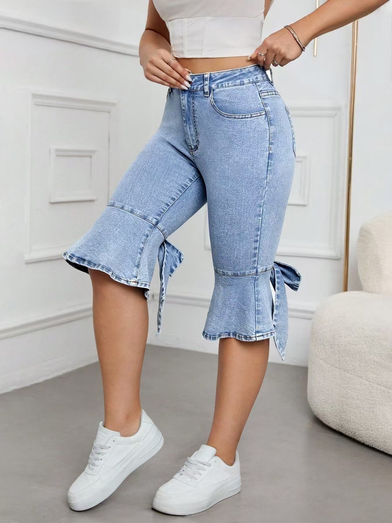 Women's Ruffle Hem Denim Capri Jeans