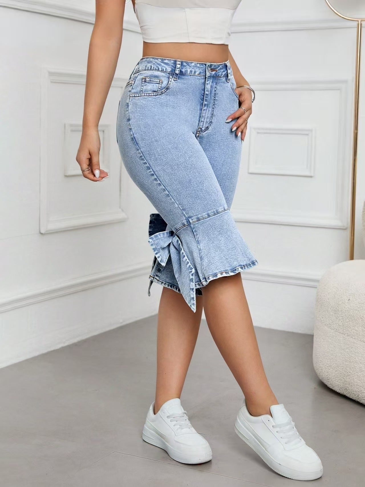 Women's Ruffle Hem Denim Capri Jeans