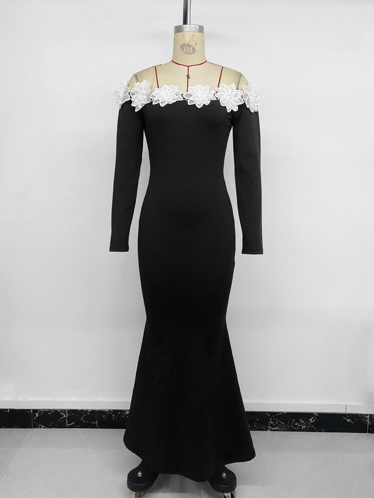 Women’s Off Shoulder Lace Trim Maxi Dress
