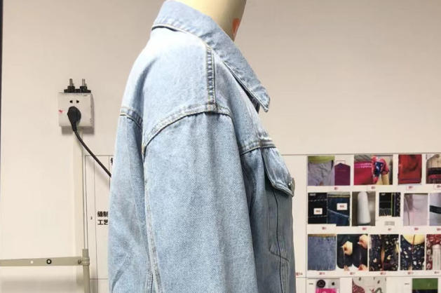 Women’s Cropped Denim Button Front Jacket