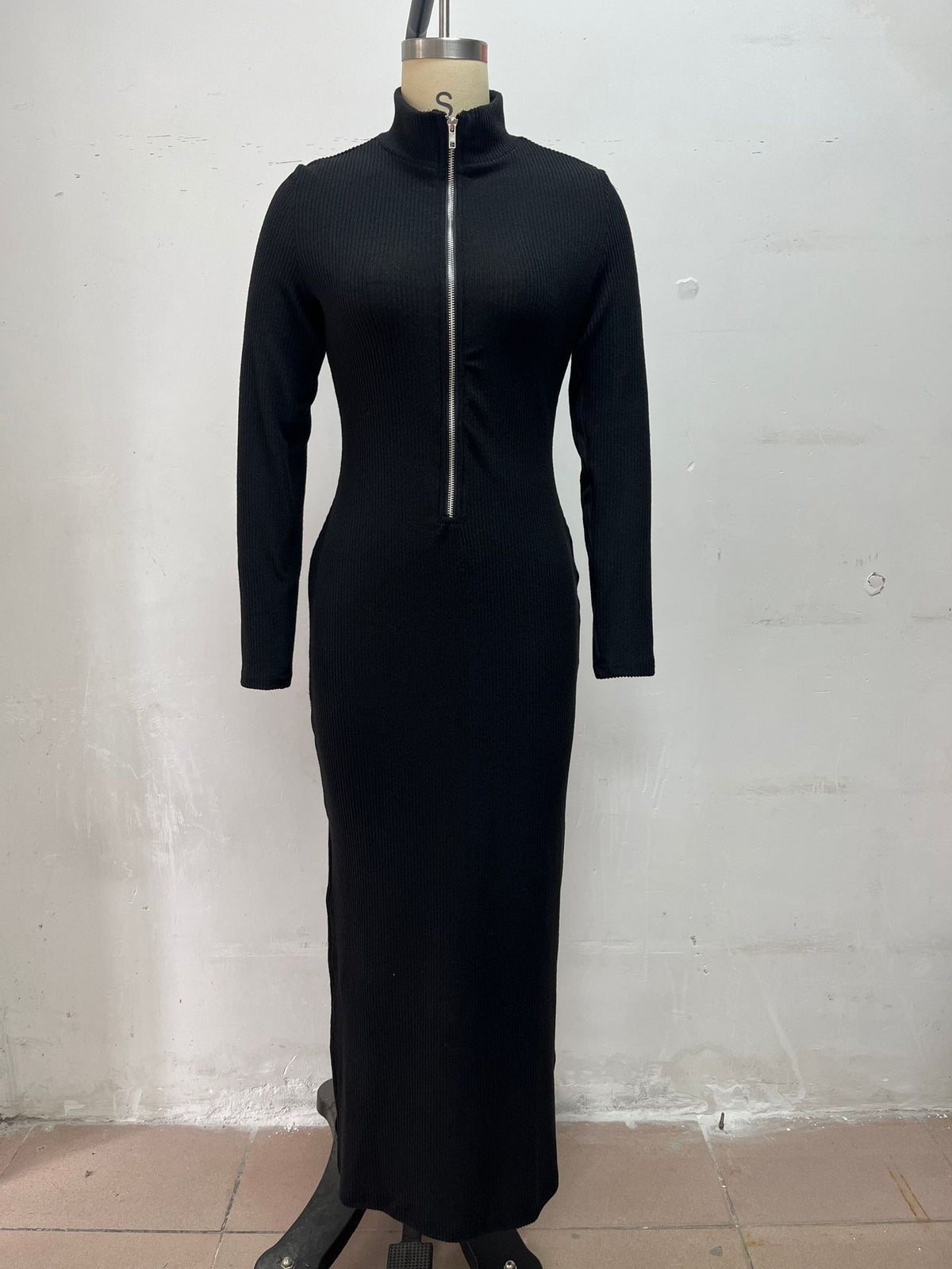 Women’s Ribbed Zip Front Maxi Dress