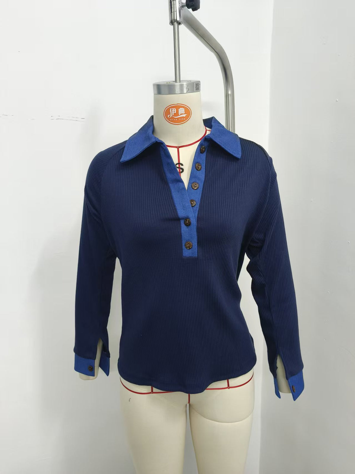 Women’s Ribbed Contrast Collar Button Top
