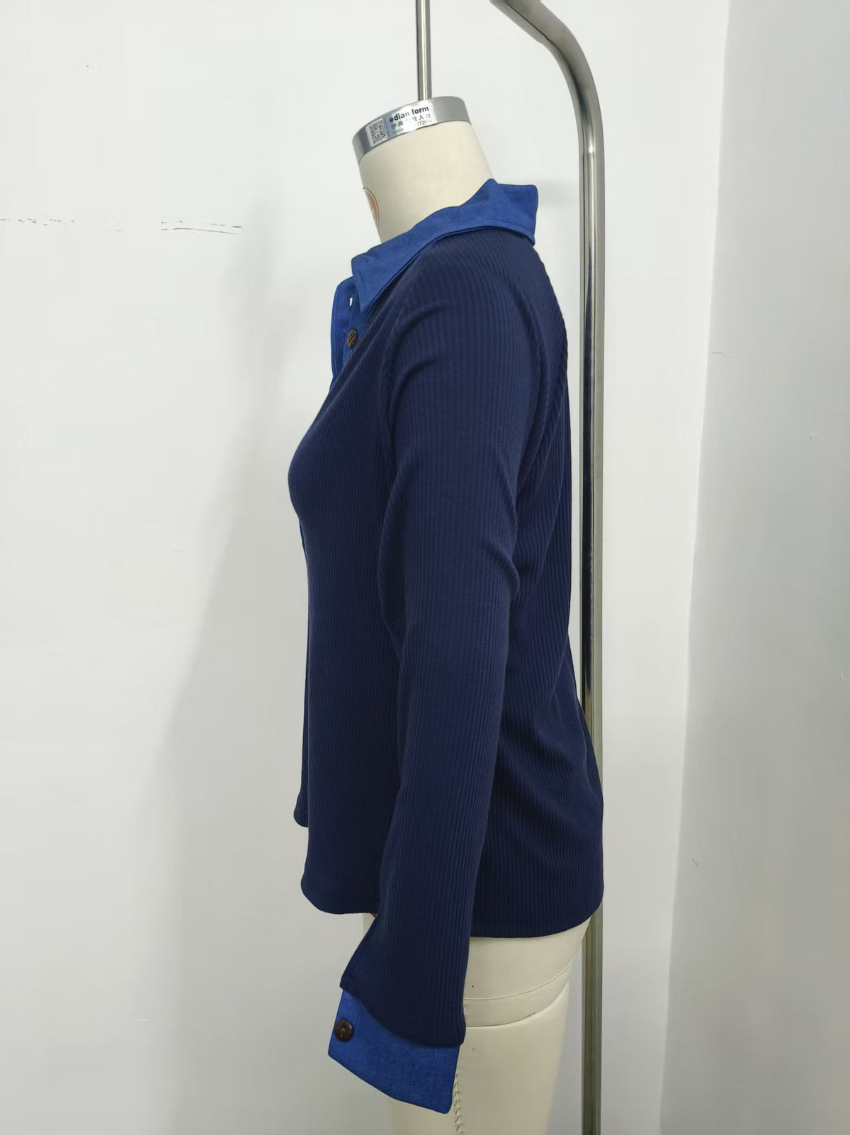 Women’s Ribbed Contrast Collar Button Top